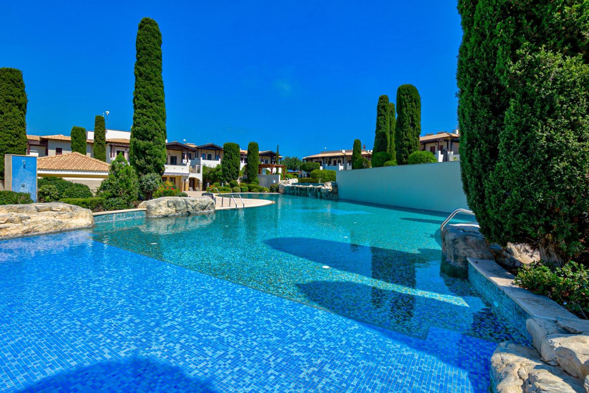 2 Bedroom Apartment Chloe With Communal Pool, Aphrodite Hills Resort Kouklia Exterior foto
