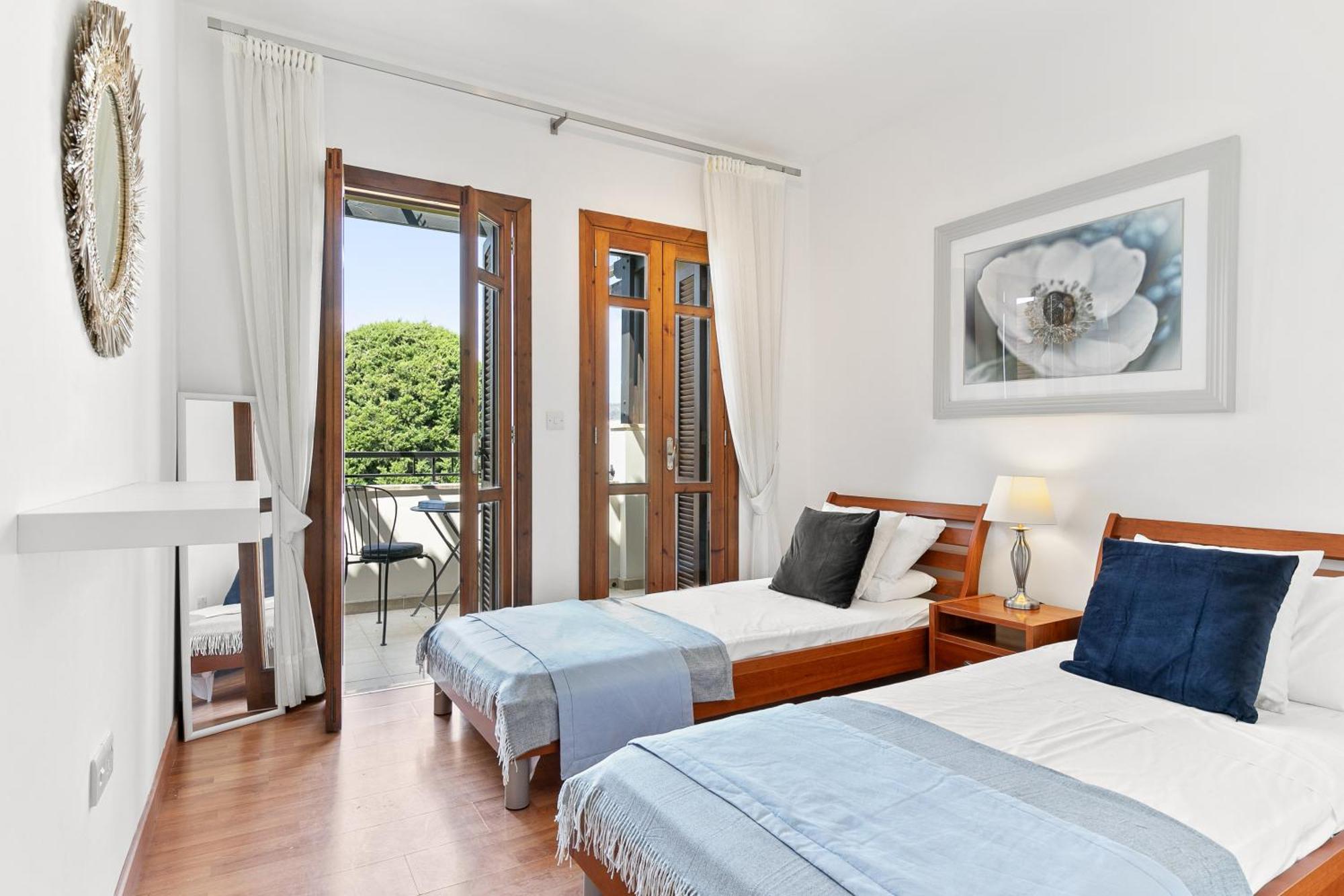 2 Bedroom Apartment Chloe With Communal Pool, Aphrodite Hills Resort Kouklia Exterior foto
